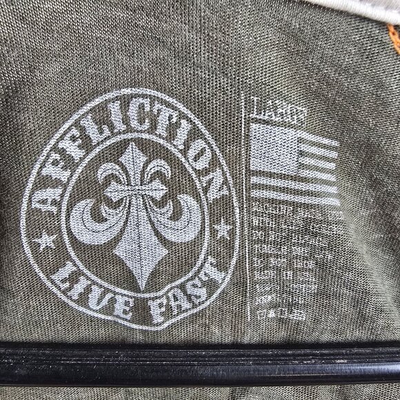 Affliction American Customs Camo Lace Graphic Tee Shirt V-Neck Short Sleeve Y2K - Picture 5 of 7